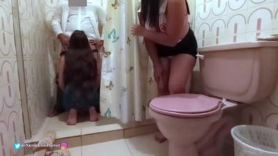 Seks bi kesekî xerîb